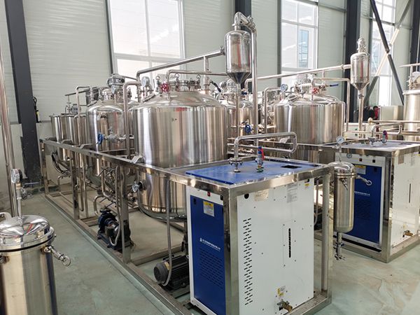 小型不銹鋼精煉脫蠟機(jī)組