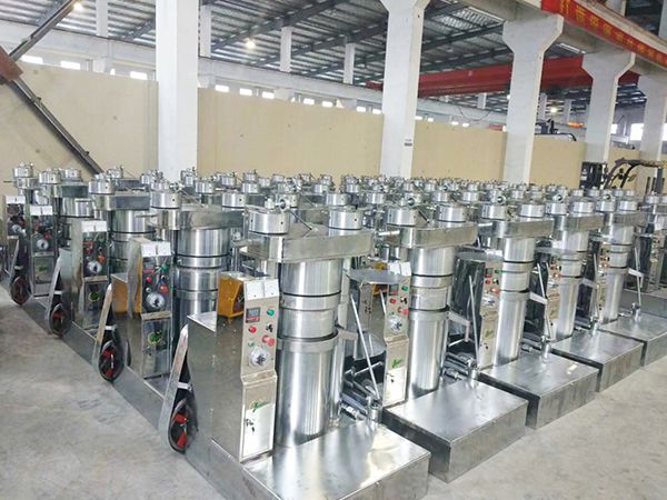 液壓榨油機(jī)組裝車間